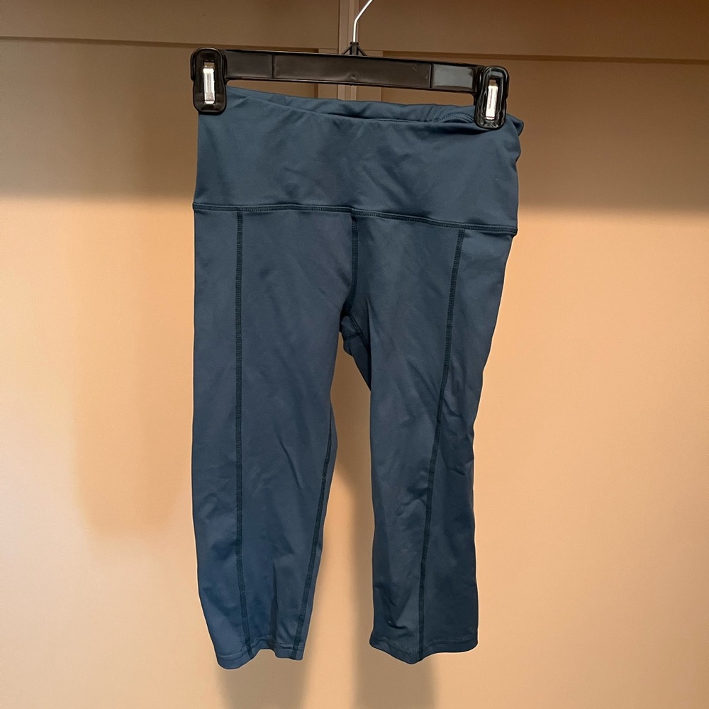 oiselle Teal Blue Capri Leggings